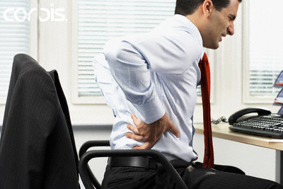 Thường xuyên tập với dụng cụ hít xà đơn sẽ trị dứt điểm bệnh đau lưng, mỏi lưng